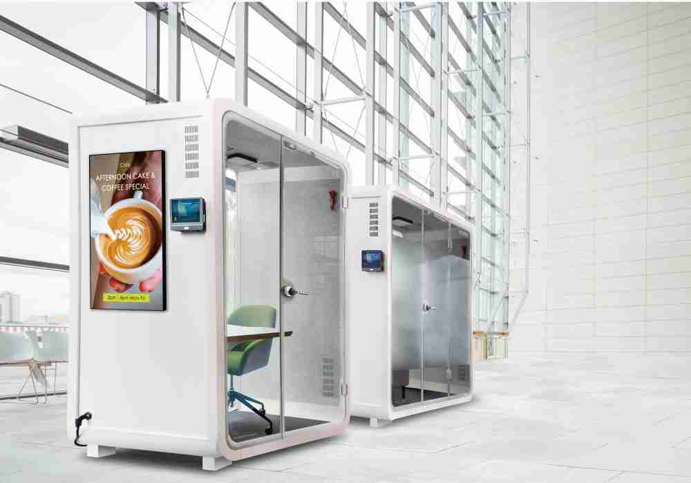 森林舞会子公司达擎之智慧行动办公舱，，采用PDLC智能调光玻璃设计，，，，透过通电与断电的电流切换，，，呈现透明与雾面效果，，，具节能降耗特性并兼顾隐私，，，，确保信息安全