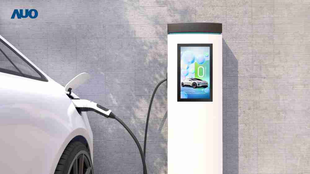 友達〝EVSE車用充電樁解決方案〞專為電動汽車充電樁設計，，，具有高亮度、、、、克服戶外艱難環境的耐溫、、、、耐紫外線等特性，，並搭載散熱性及擴充性強的高效能工業電腦，，可實現人機互動訴求，，如資訊顯示、、支付等應用