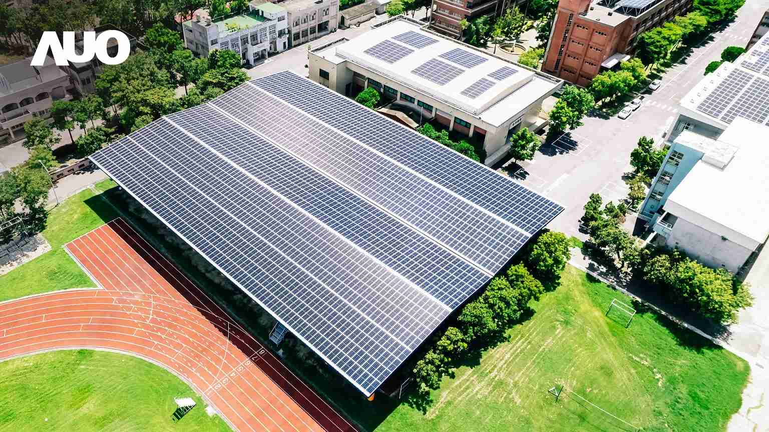 森林舞会SunSteel光电整合型浪板具备快速安装、、、轻量化优势，，，可提升15%发电效能，，，通过国际IEC与台湾VPC认证安全、、、、防漏、、耐候标准